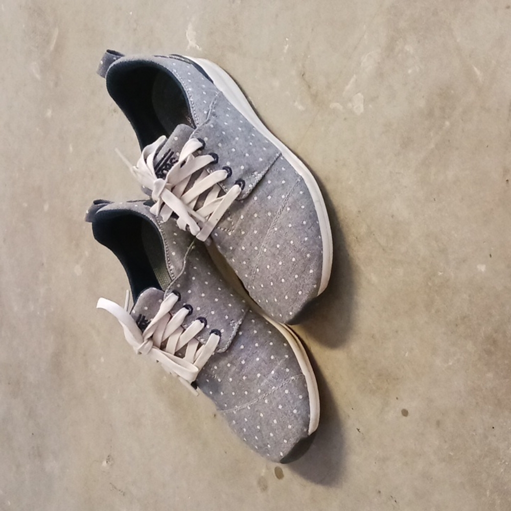 Bob's blue polka dot tennis size 7.5 fit more like an 8